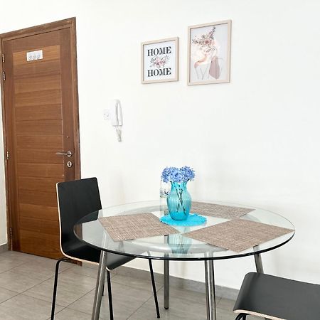 Sun Julz Apartments On The Beach Paphos Luaran gambar